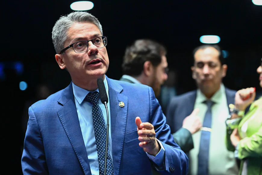 PEC da Blindagem: “Sou 1000% contra essa ideia vergonhosa de criar ainda mais barreiras para evitar que políticos sejam investigados e processados”, afirma Alessandro
