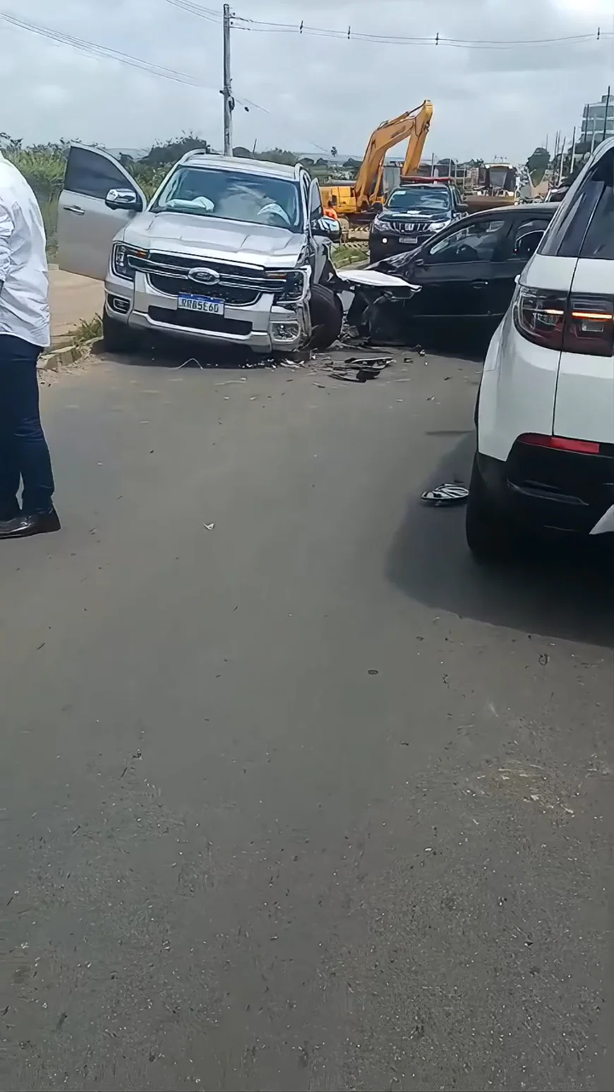 Acidente com quatro veículos interdita trânsito proximo ao corpo de bombeiros em Lagarto.