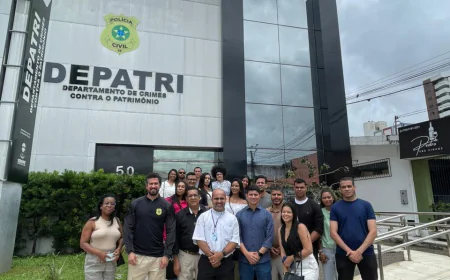 Depatri recebe visita de alunos do curso de Direito da Fanese com palestra sobre crimes cibernéticos